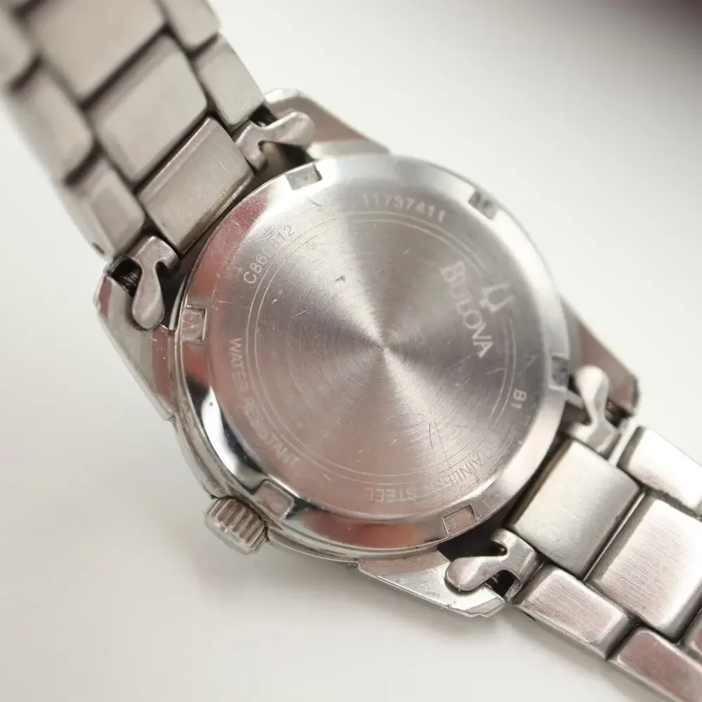 Bulova Womens Silver Tone Blue 26mm Date Watch 5.5